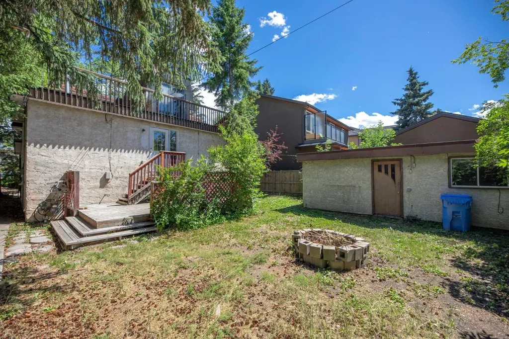 155 35 Street NW Calgary AB T2N 2Z2