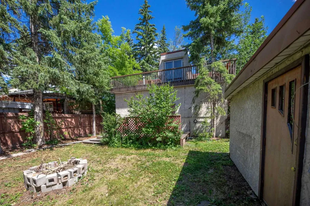 155 35 Street NW Calgary AB T2N 2Z2