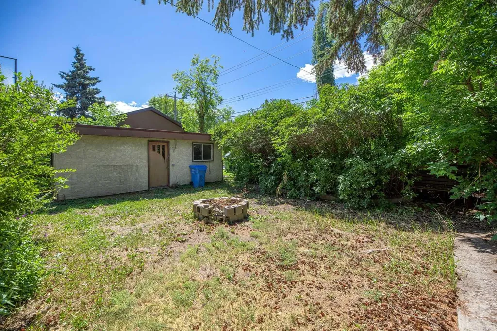 155 35 Street NW Calgary AB T2N 2Z2