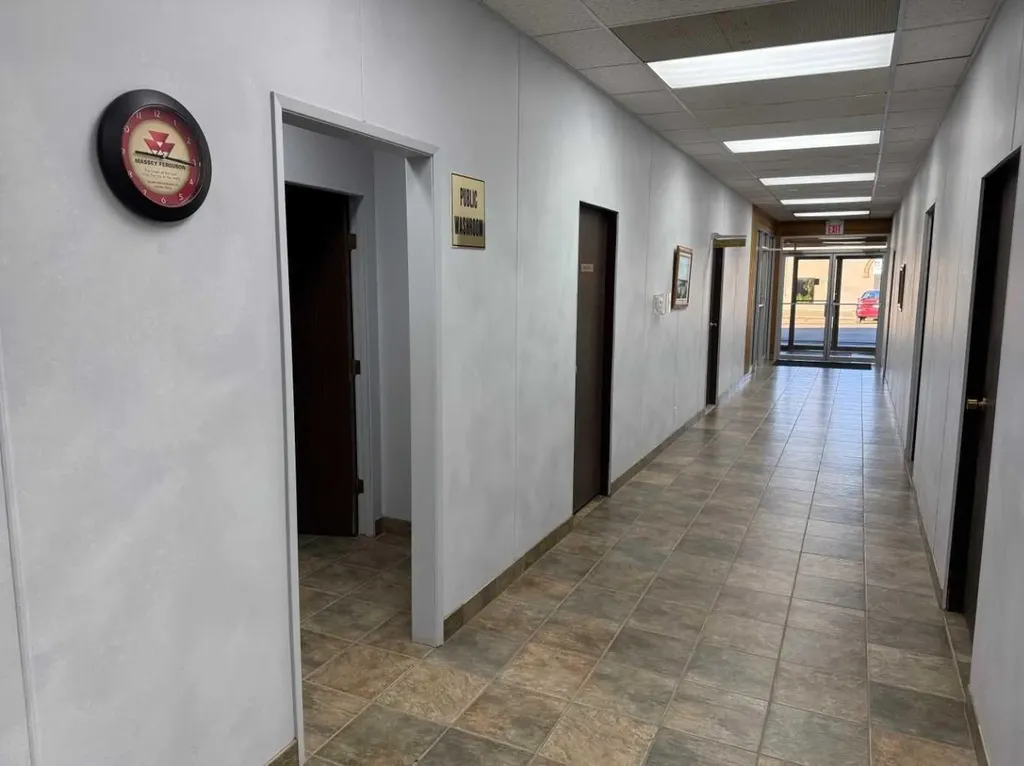 5125 50 Avenue Vermilion AB T9X 1A8