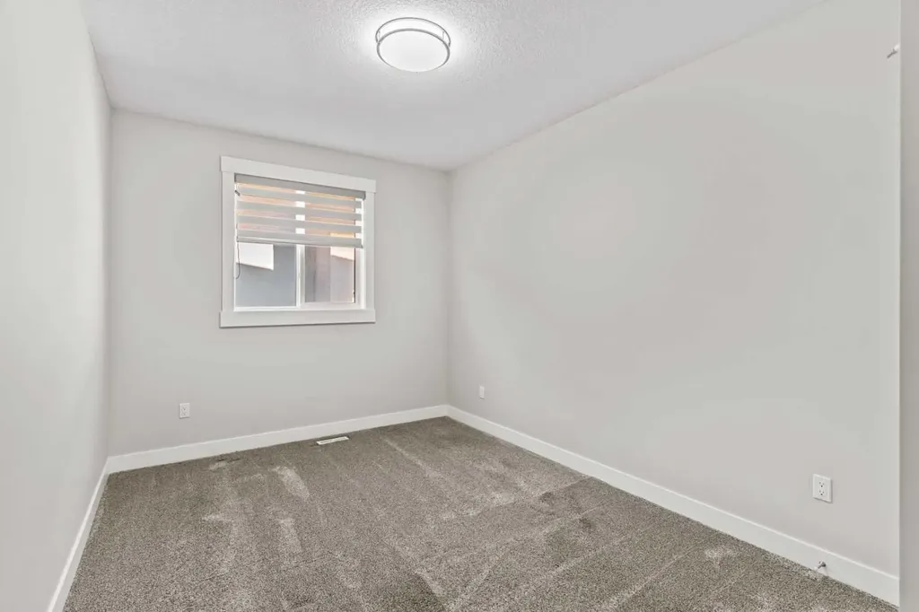 111 Kinniburgh Place Chestermere AB T1X 1Y2