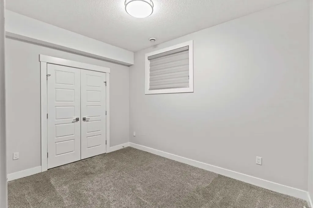 111 Kinniburgh Place Chestermere AB T1X 1Y2