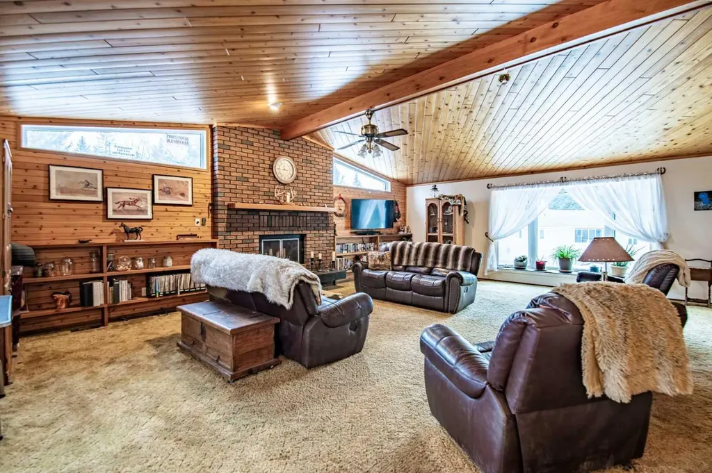 274052 Township Road 424 Rural Ponoka County AB T4J 1V9