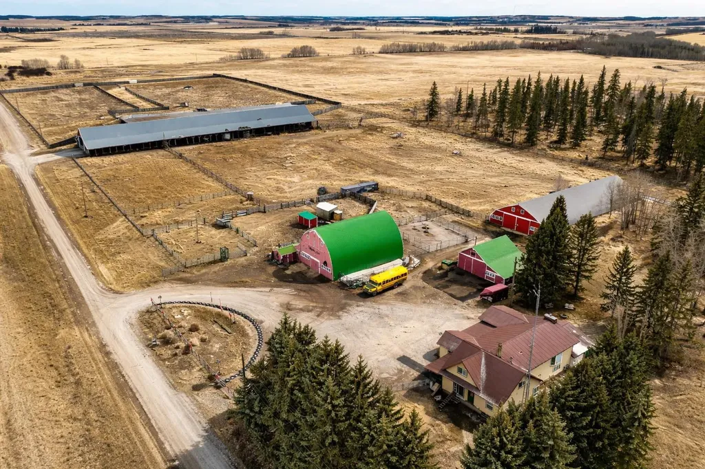 274052 Township Road 424 Rural Ponoka County AB T4J 1V9