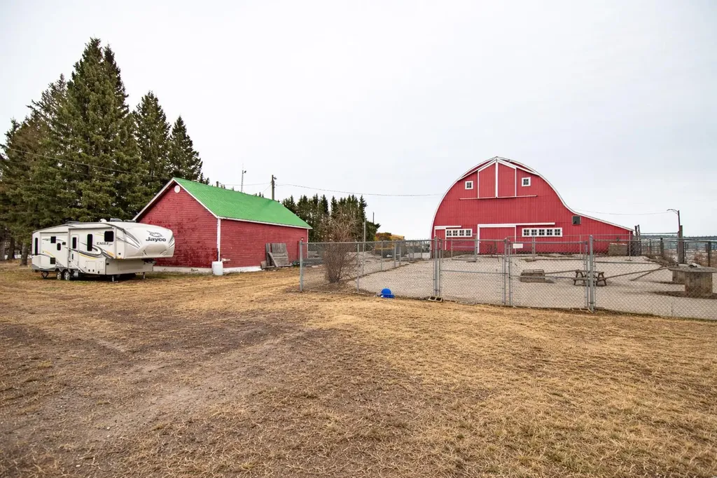 274052 Township Road 424 Rural Ponoka County AB T4J 1V9