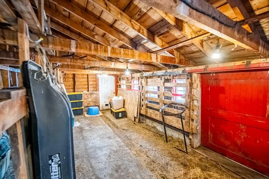274052 Township Road 424 Rural Ponoka County AB T4J 1V9