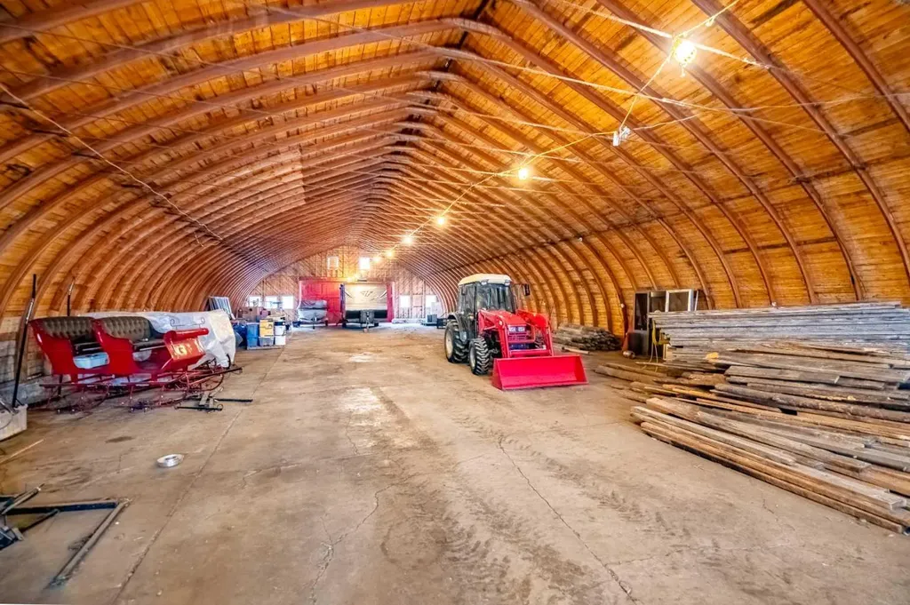 274052 Township Road 424 Rural Ponoka County AB T4J 1V9