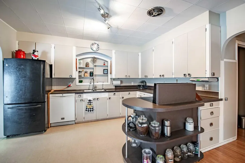 274052 Township Road 424 Rural Ponoka County AB T4J 1V9