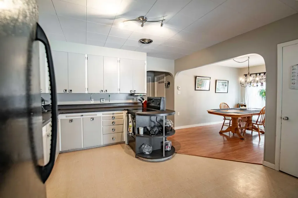 274052 Township Road 424 Rural Ponoka County AB T4J 1V9