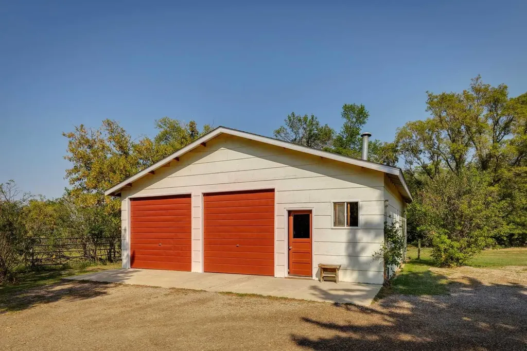 141034 Township Road 190 Rural Newell County Of AB T1R 1B6