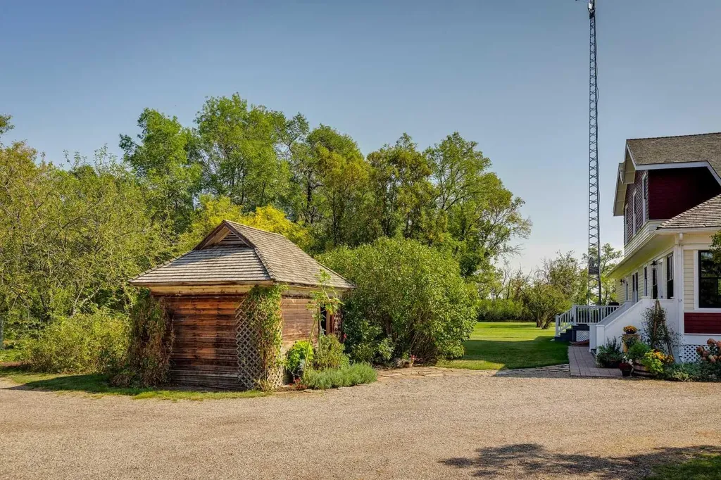 141034 Township Road 190 Rural Newell County Of AB T1R 1B6