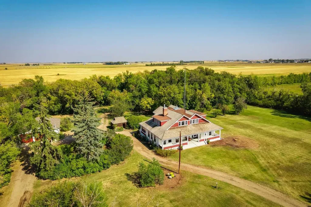 141034 Township Road 190 Rural Newell County Of AB T1R 1B6
