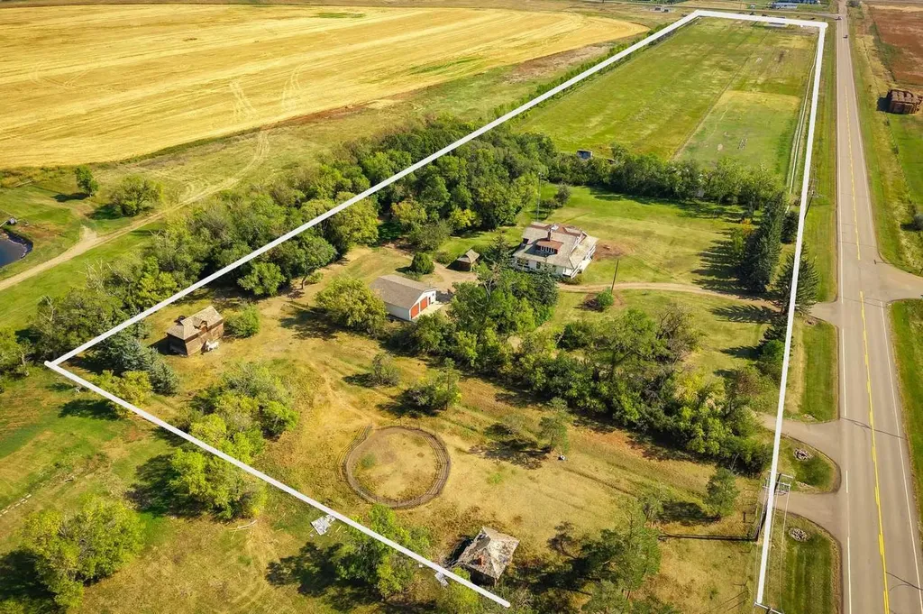 141034 Township Road 190 Rural Newell County Of AB T1R 1B6