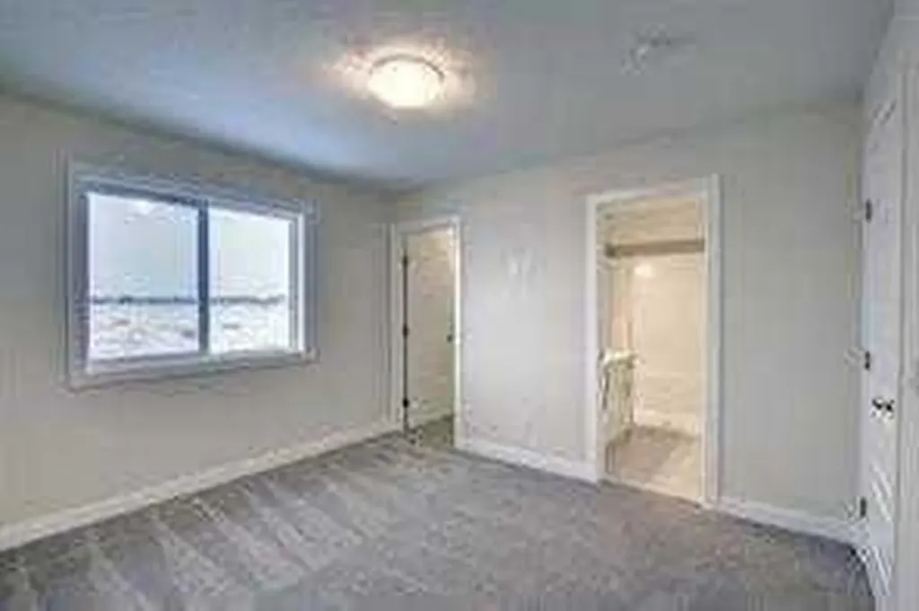 253 Cobblestone Gate SW Airdrie AB T4B 0R7