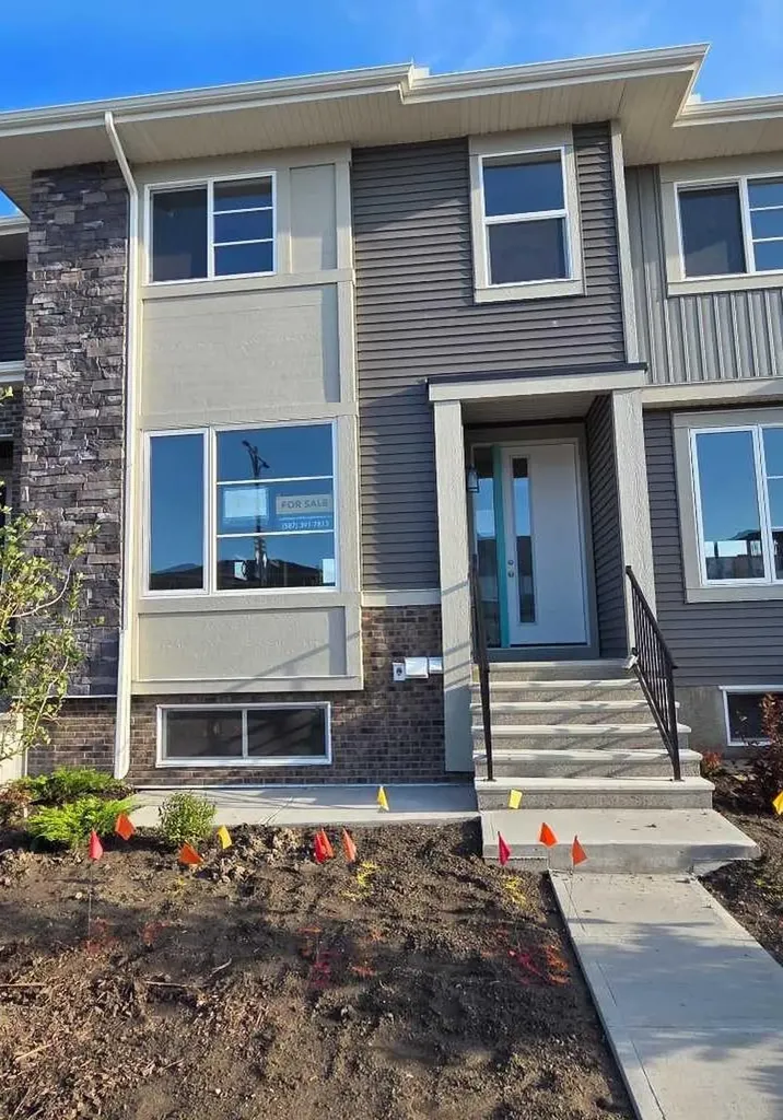 253 Cobblestone Gate SW Airdrie AB T4B 0R7