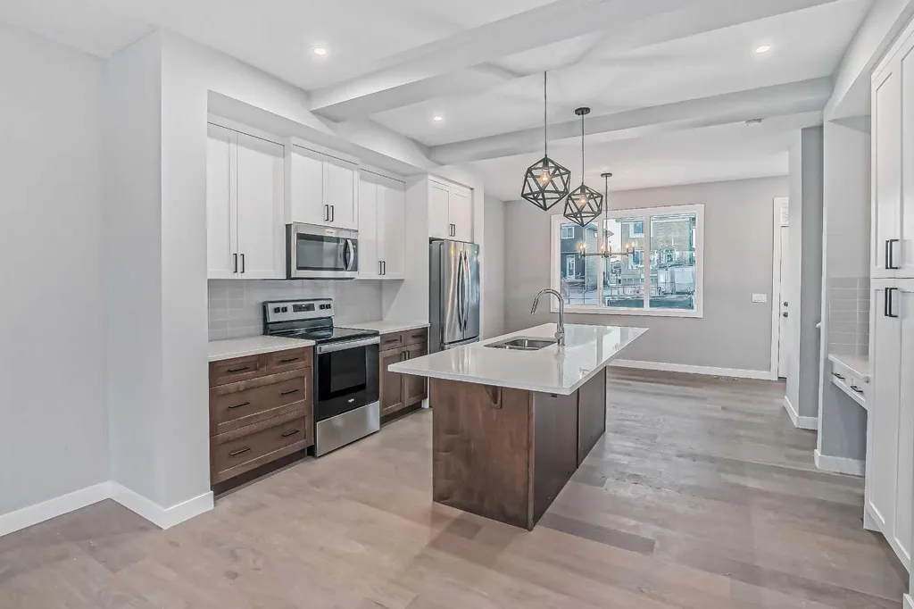 39 Agate Road Cochrane AB T4C 3B9