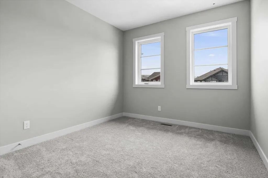 39 Agate Road Cochrane AB T4C 3B9