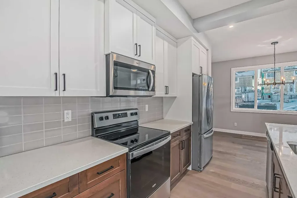39 Agate Road Cochrane AB T4C 3B9