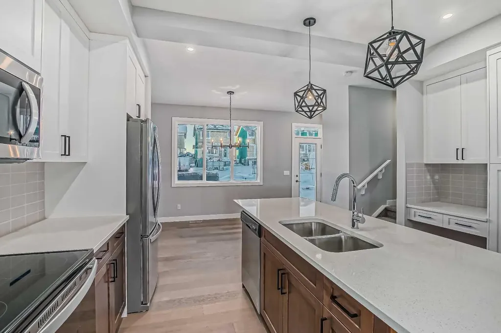 39 Agate Road Cochrane AB T4C 3B9