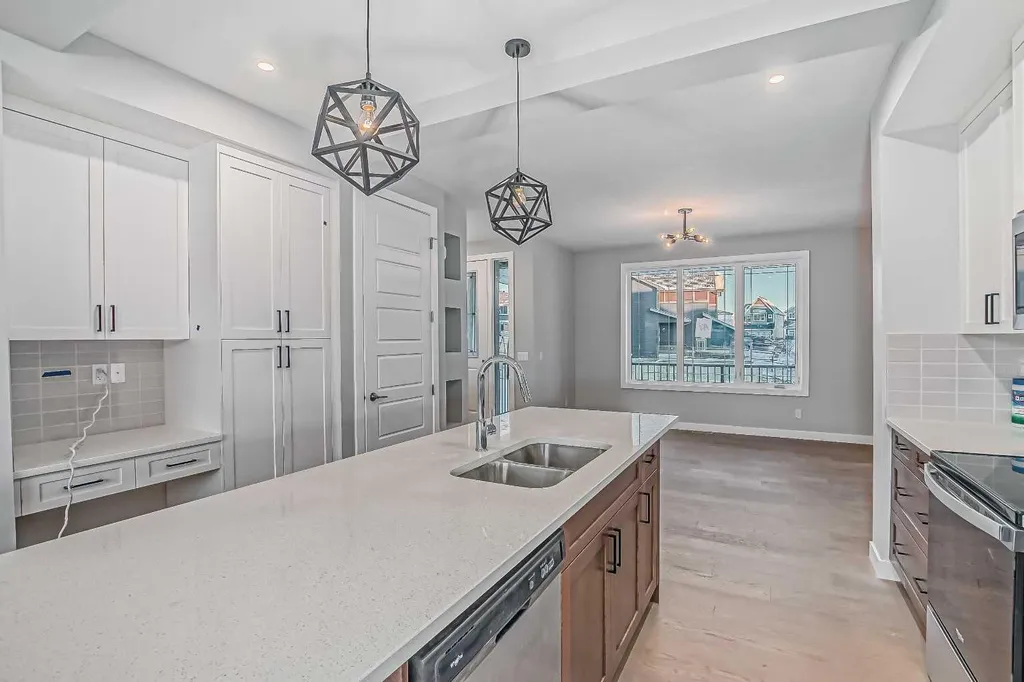 39 Agate Road Cochrane AB T4C 3B9
