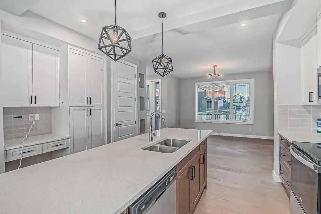 39 Agate Road Cochrane AB T4C 3B9