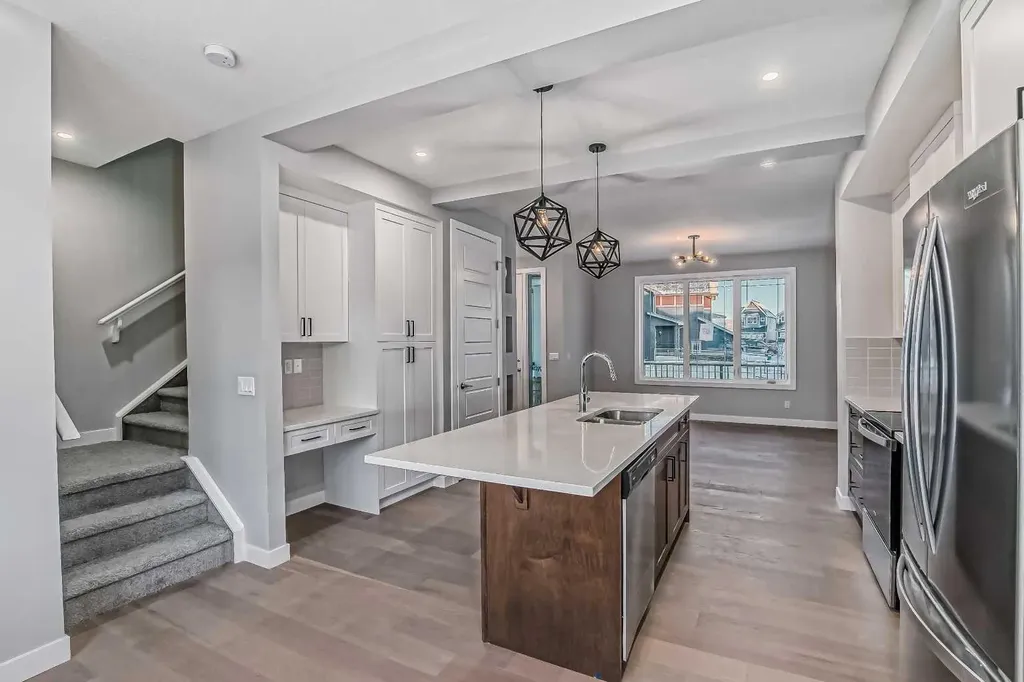 39 Agate Road Cochrane AB T4C 3B9