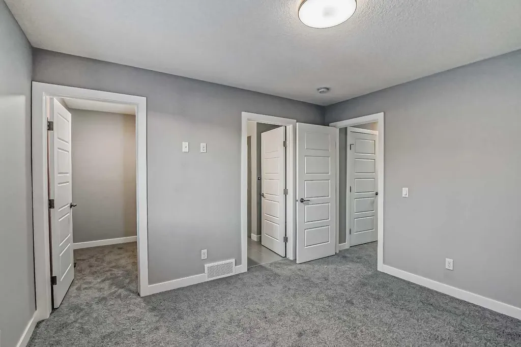 39 Agate Road Cochrane AB T4C 3B9