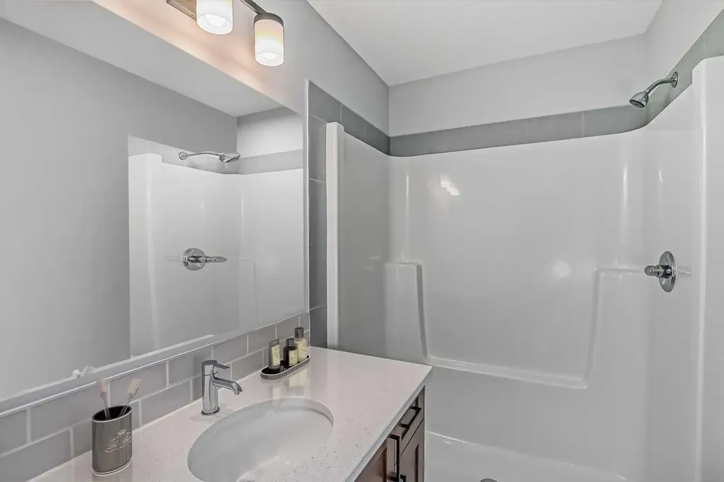 39 Agate Road Cochrane AB T4C 3B9