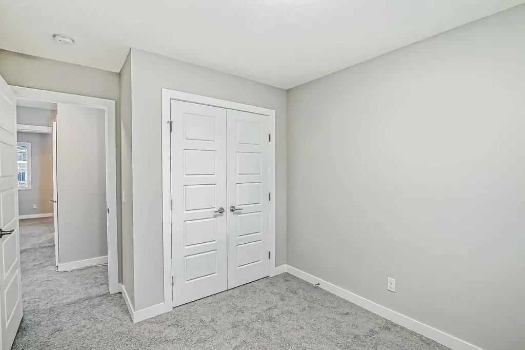39 Agate Road Cochrane AB T4C 3B9