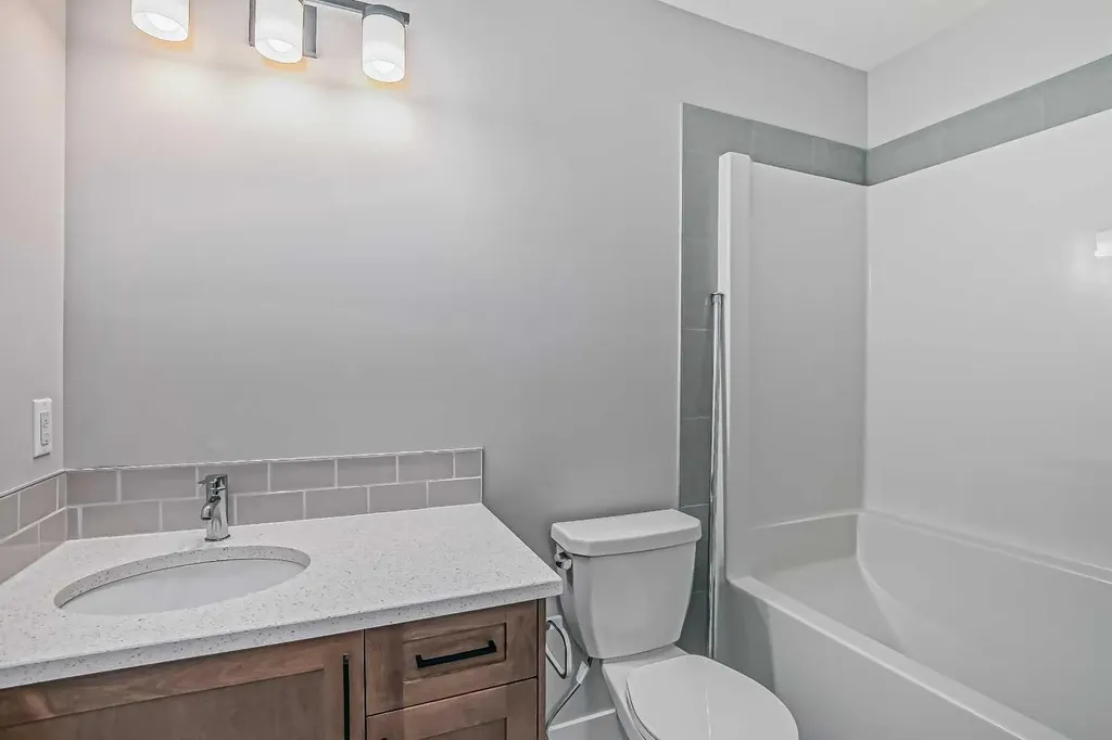 39 Agate Road Cochrane AB T4C 3B9