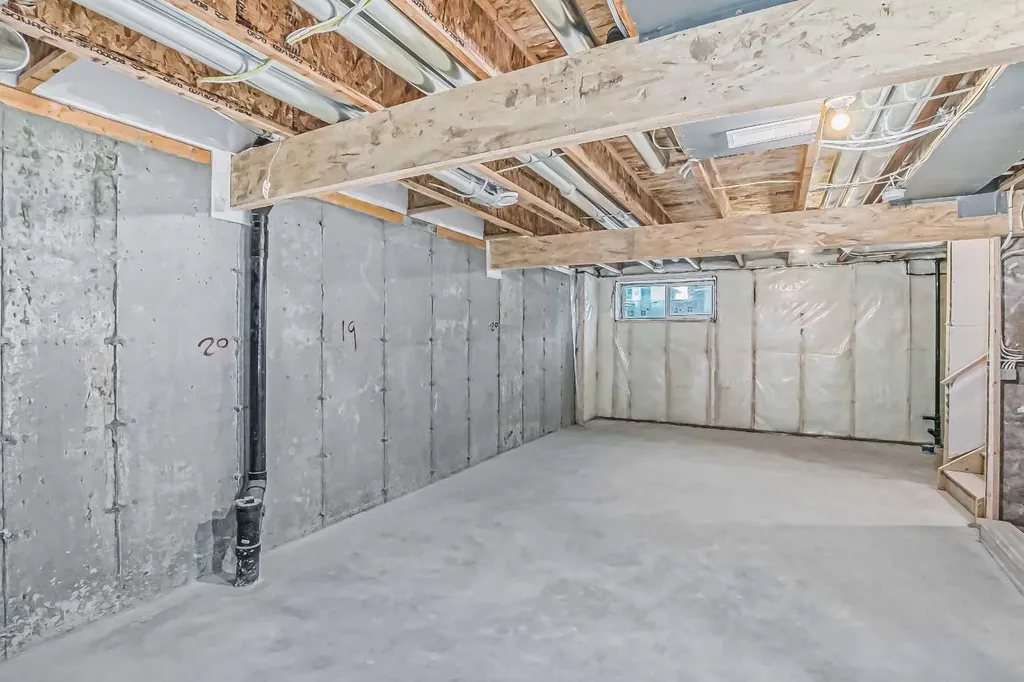 39 Agate Road Cochrane AB T4C 3B9