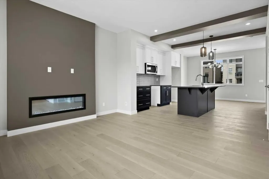39 Agate Road Cochrane AB T4C 3B9
