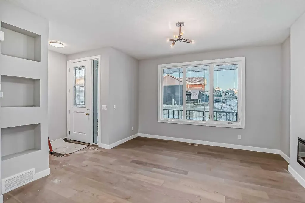 39 Agate Road Cochrane AB T4C 3B9