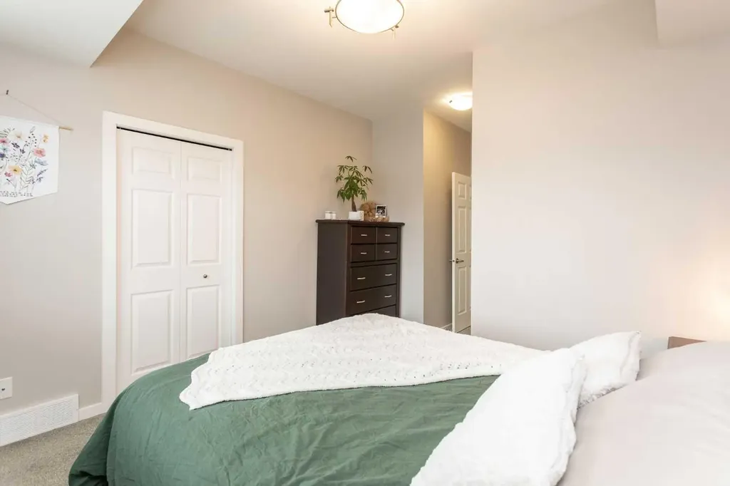 5300 Vista Trail Blackfalds AB T4M 0L8