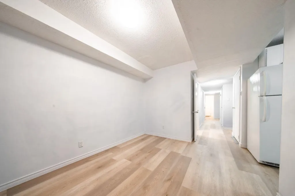 5402 54 Avenue Ponoka AB T4J1L9