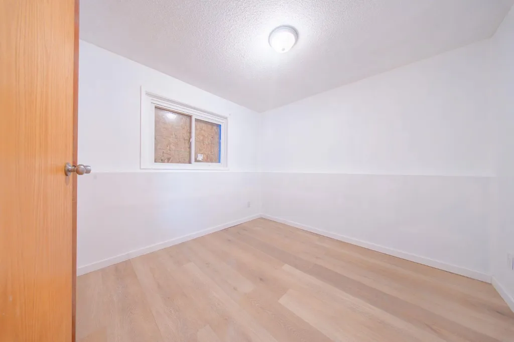 5402 54 Street Ponoka AB T4J1L9