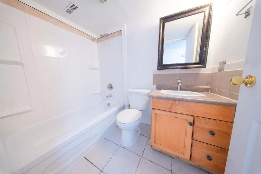 5402 54 Avenue Ponoka AB T4J1L9