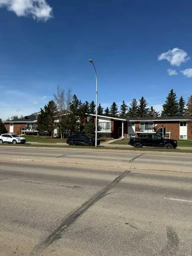 11114 Hoppe Avenue Grande Cache AB T0E 0Y0