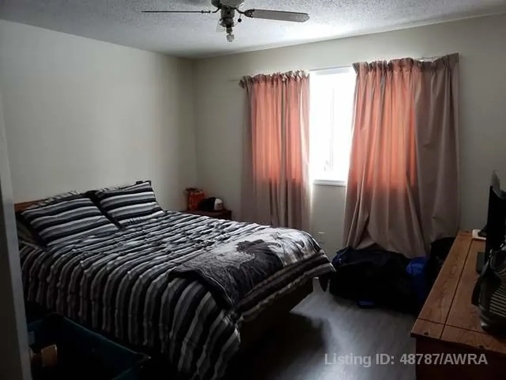 10850 98 Avenue Grande Cache AB T0E 0Y0