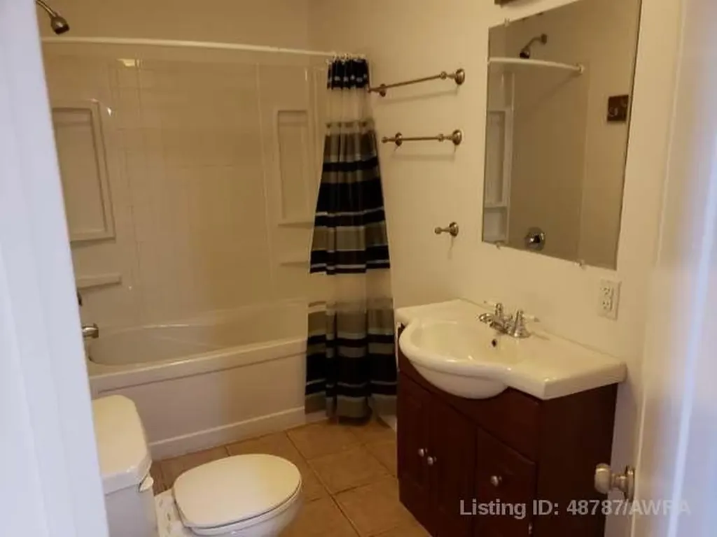 10850 98 Avenue Grande Cache AB T0E 0Y0