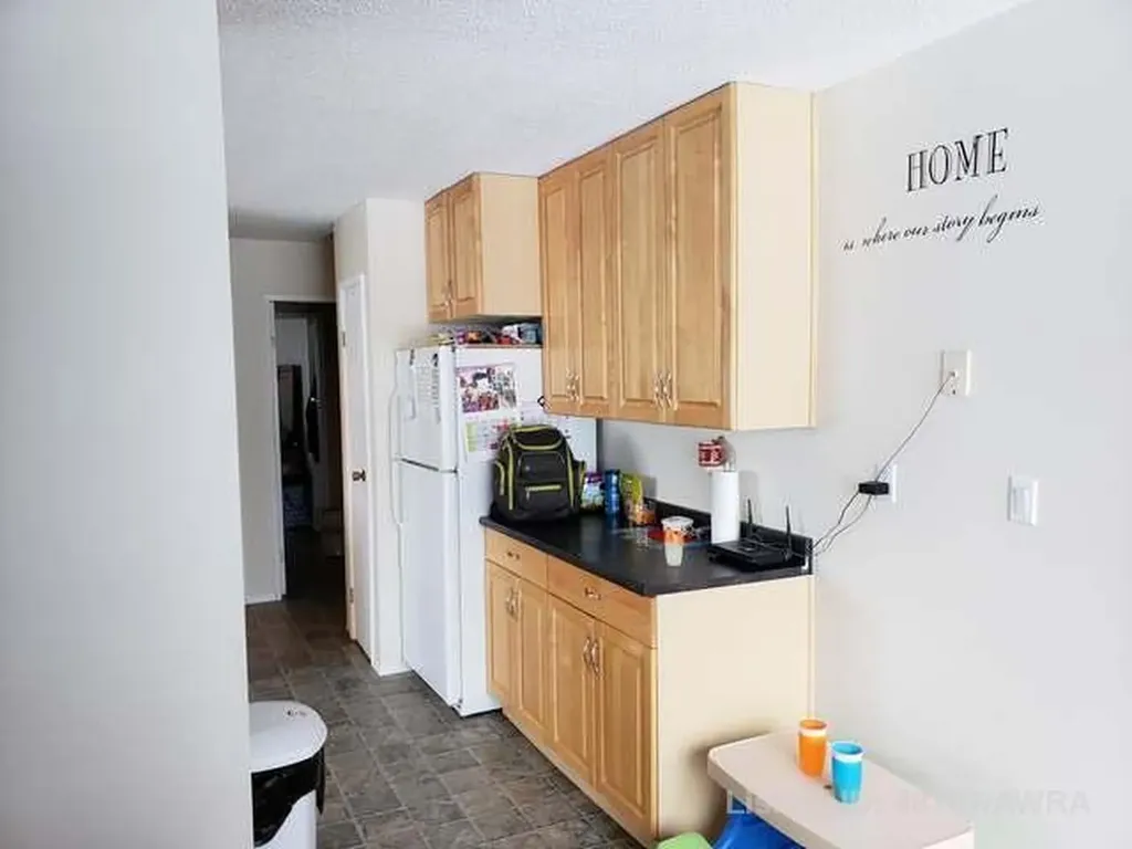 10850 98 Avenue Grande Cache AB T0E 0Y0