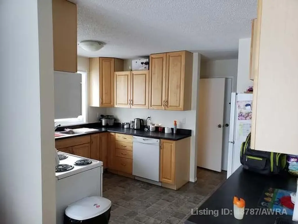 10850 98 Avenue Grande Cache AB T0E 0Y0