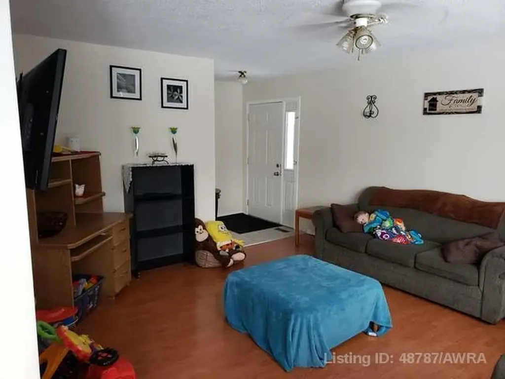10850 98 Avenue Grande Cache AB T0E 0Y0