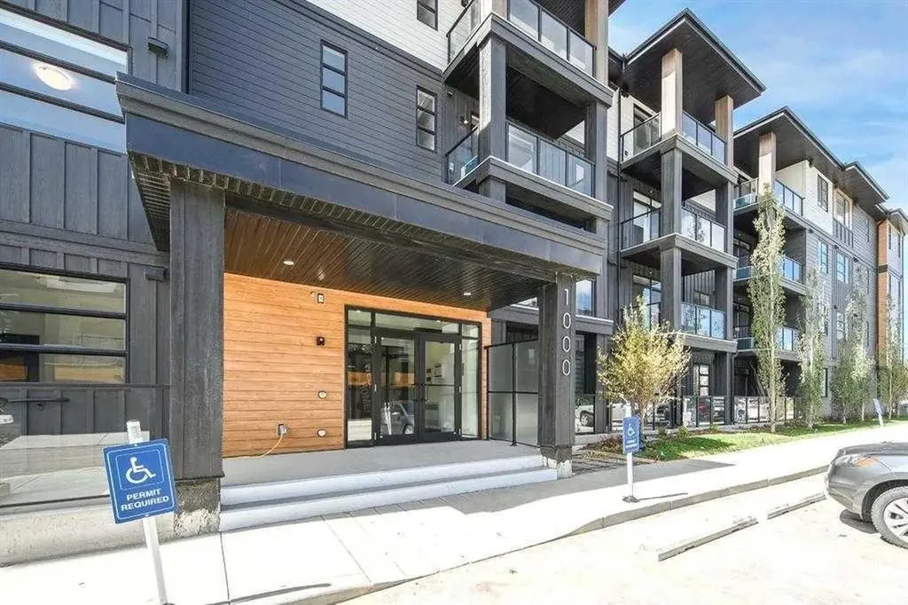 55 Lucas Way NW Calgary AB T3P 2C7