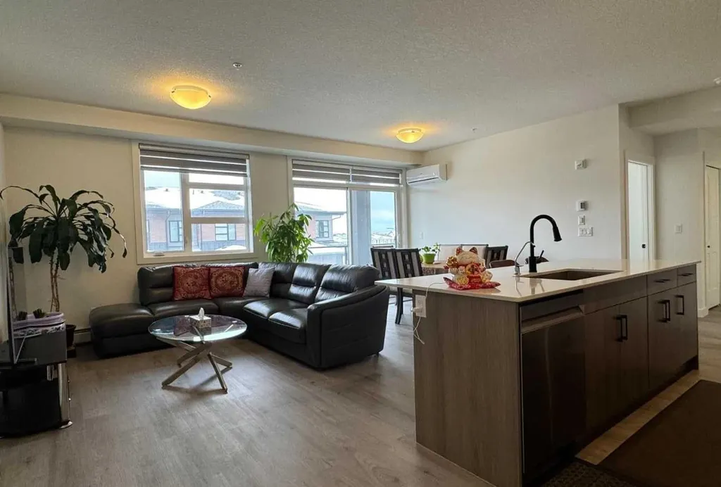 55 Lucas Way NW Calgary AB T3P 2C7