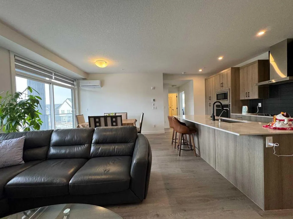 55 Lucas Way NW Calgary AB T3P 2C7