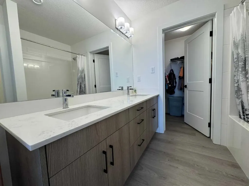 55 Lucas Way NW Calgary AB T3P 2C7