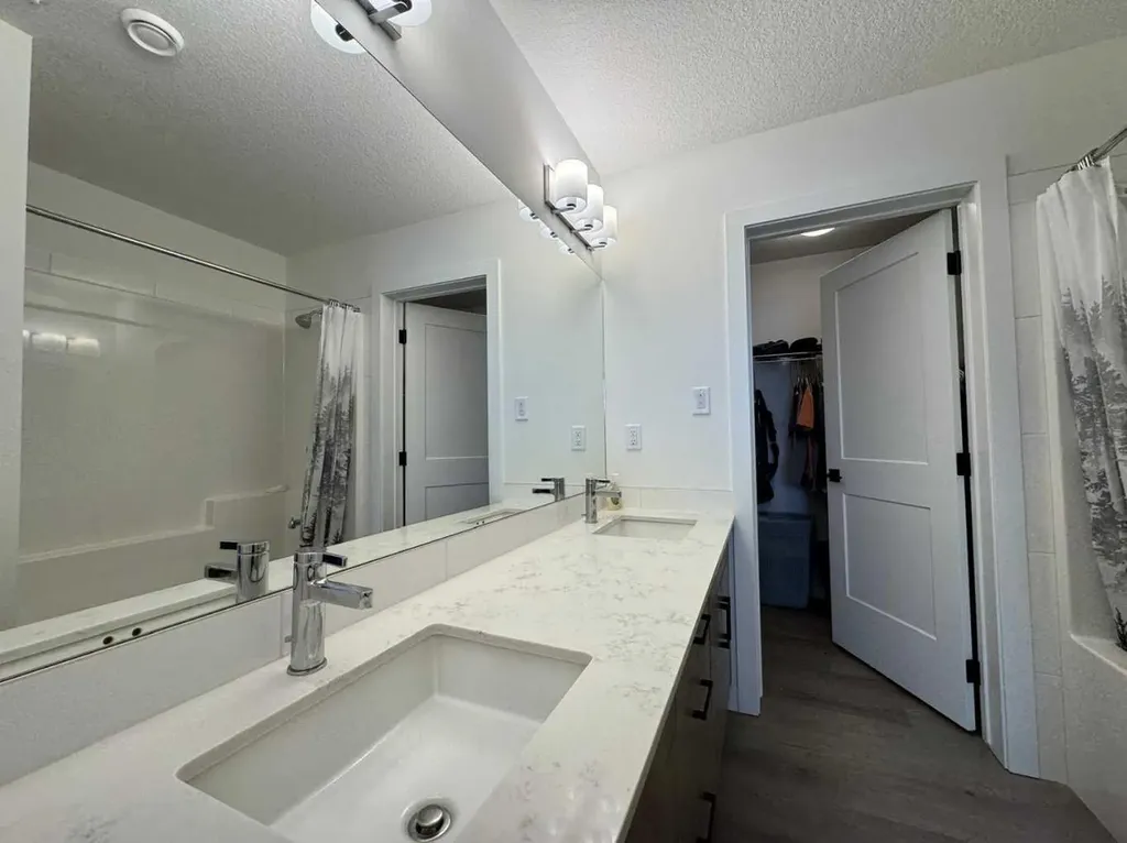55 Lucas Way NW Calgary AB T3P 2C7