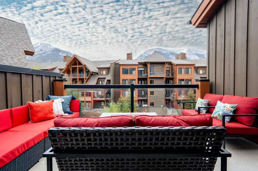 187 Kananaskis Way Canmore AB T1W 0A3