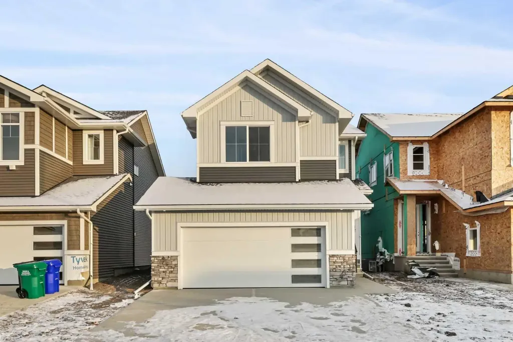 8 Topaz Place Cochrane AB T4C 3K2